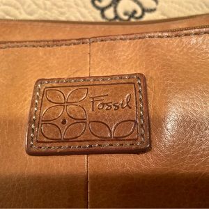 Fossil crossbody bag. Very efficient!